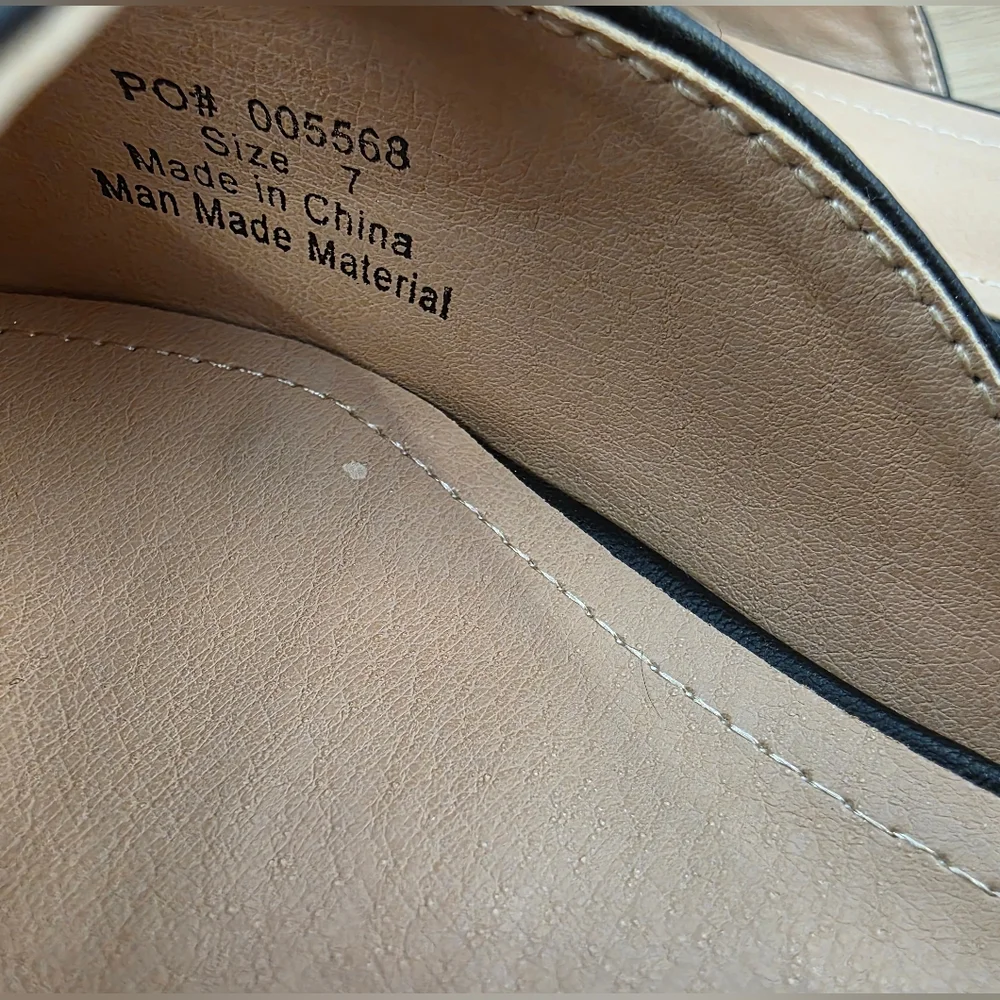 Journee Collection "Dreah" Studded Pointed-Toe Flat LIKE NEW - Picture 6 of 8